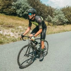 Alé Alé Solid Blend Cycling Jersey 18 Alé Alé Solid Blend Cycling Jersey -Cykelsko Butik Al Solid Blend Cycling Jersey Jerseys Black Fluro Yellow SS21 L20156540 01 2