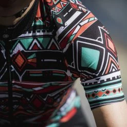 Assos UMA Bicycles Change Lives Jersey -Cykelsko Butik Assos UMA Bicycles Change Lives Jersey Jerseys Bicycles Change Live SS22 12 20 330 99 XS 6