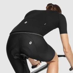 Assos Women's UMA GT Jersey C2 EVO -Cykelsko Butik Assos Women s UMA GT Jersey C2 EVO Jerseys Black Series SS23 12 20 348 18 XS 3