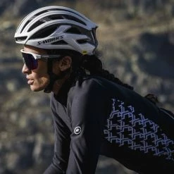 Assos Women's UMA GT Spring Fall LS Jersey -Cykelsko Butik Assos Women s UMA GT Spring Fall LS Jersey Jerseys Black Series AW20 12 24 298 18 L 3