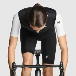 Assos Women's UMA GT Wind Vest C2 -Cykelsko Butik Assos Women s UMA GT Wind Vest C2 Gilets Black Series SS23 12 34 391 18 XS 0