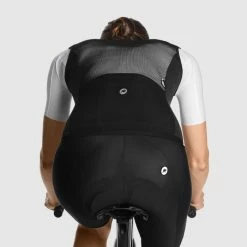 Assos Women's UMA GT Wind Vest C2 -Cykelsko Butik Assos Women s UMA GT Wind Vest C2 Gilets Black Series SS23 12 34 391 18 XS 3