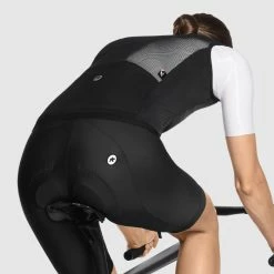 Assos Women's UMA GT Wind Vest C2 -Cykelsko Butik Assos Women s UMA GT Wind Vest C2 Gilets Black Series SS23 12 34 391 18 XS 4