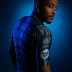 Black Sheep Cycling MR22 Men's Essentials TEAM Short Sleeve Jersey Yel -Cykelsko Butik Black Sheep Cycling MR22 Men s Essentials TEAM Short Sleeve Jersey Yel Jerseys Yellow AW22 7