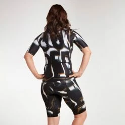 Black Sheep Cycling Women's MR21 Team Short Sleeve Jersey (Black) -Cykelsko Butik Black Sheep Cycling Women s MR21 Team Short Sleeve Jersey Black Jerseys Black AW21 2