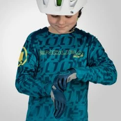 Endura Kid's MT500JR Long Sleeve Print Cycling Jersey 25 Endura Kid's MT500JR Long Sleeve Print Cycling Jersey -Cykelsko Butik Endura Kid s MT500JR Long Sleeve Print Cycling Jersey Jerseys Blueberry SS23 E7156BB K7 4