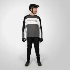 Endura MT500 Burner Lite Long Sleeve Jersey -Cykelsko Butik Endura MT500 Burner Lite Long Sleeve Jersey Jerseys Black SS23 E3230BK 3 1