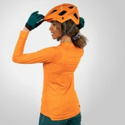 Endura Women's Singletrack LS Jersey 15 Endura Women's Singletrack LS Jersey -Cykelsko Butik Endura Women s Singletrack LS Jersey Jerseys Harvest SS23 E6221OH 2 3