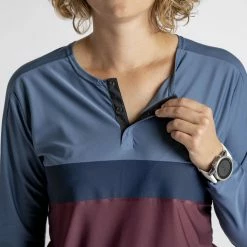 IXS Womens Flow XTG LS Jersey -Cykelsko Butik IXS Womens Flow XTG LS Jersey Jerseys Raisin Marine 2023 473 510 3670 047 34 5