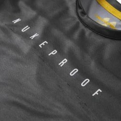 Nukeproof Blackline Youth Long Sleeve Jersey -Cykelsko Butik Nukeproof Blackline Youth Long Sleeve Jersey Jerseys Black SS22 JF0034BLACK8 10 Y 3