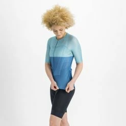 Sportful Women's Pro Cycling Jersey 18 Sportful Women's Pro Cycling Jersey -Cykelsko Butik Sportful Women s Pro Cycling Jersey Jerseys Berry Blue Juniper B SS22 SF220144641